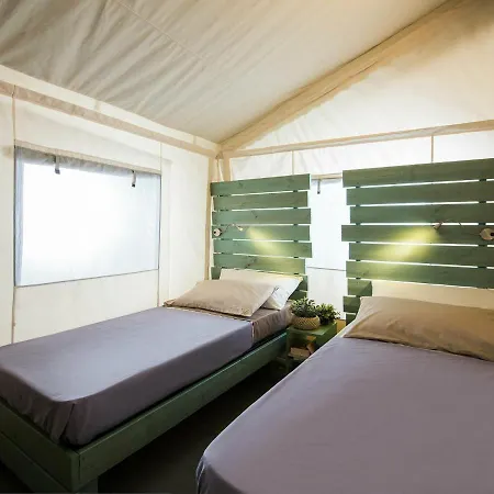 Luxury tent Luxury Tent With A Bathroom And Kitchen, 11 Km From