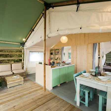 Luxury Tent With A Bathroom And Kitchen, 11 Km From * Porec